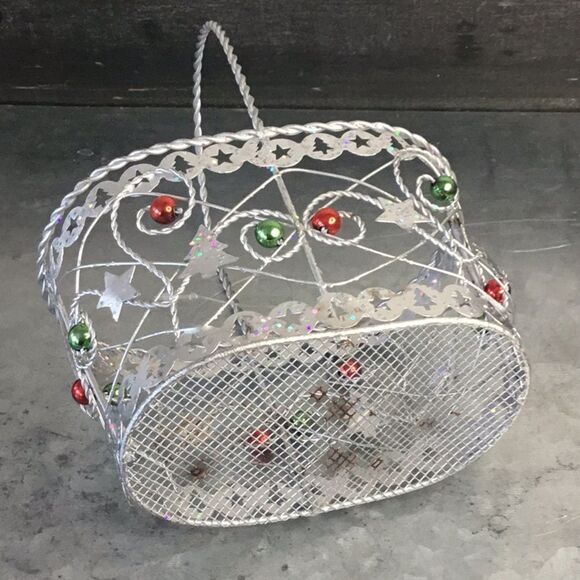 Silver oval Christmas basket with handle winter table decor - Picture 3 of 6